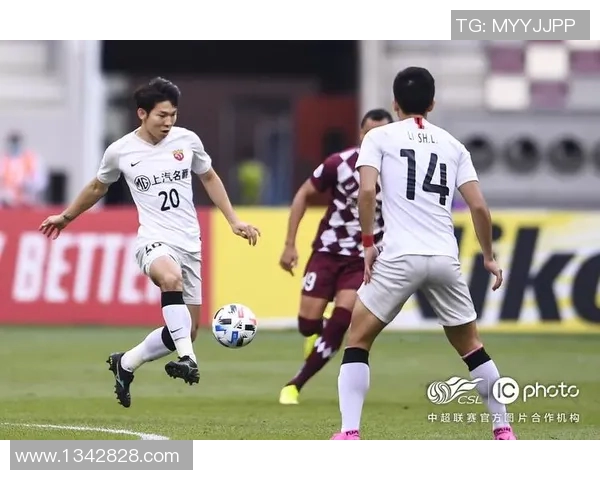 上港与神户激战正酣比分悬念迭起引发球迷热议 上港与神户激战正酣比分悬念迭起引发球迷热议