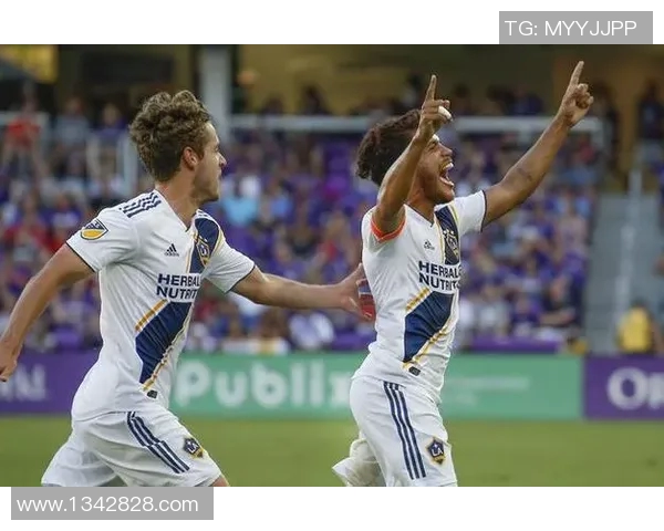 曼联与洛杉矶银河精彩对决瞬间回顾及赛场氛围分析