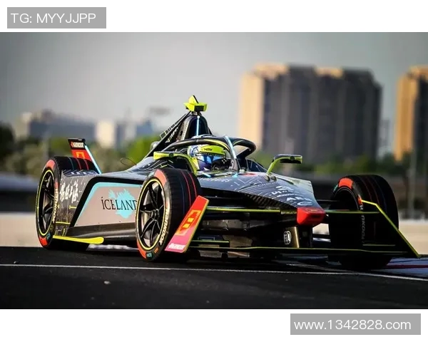 探索FE电动方程式的未来发展与技术创新对赛车运动的影响